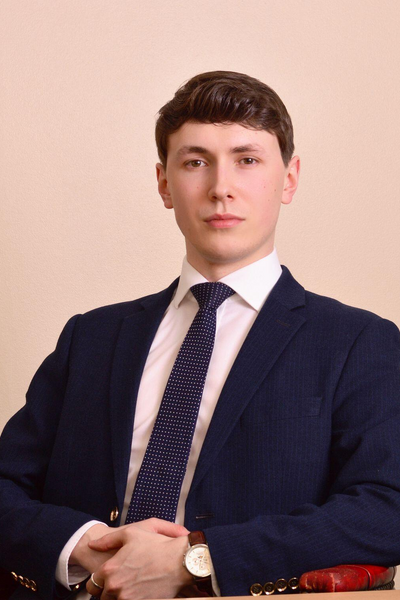 Callum Hutton 实习律师
