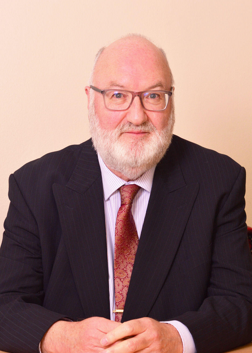 Dr Robert Ash